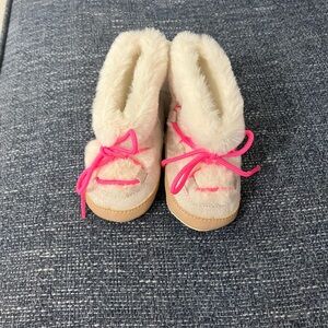 3-6M adorable fur booties